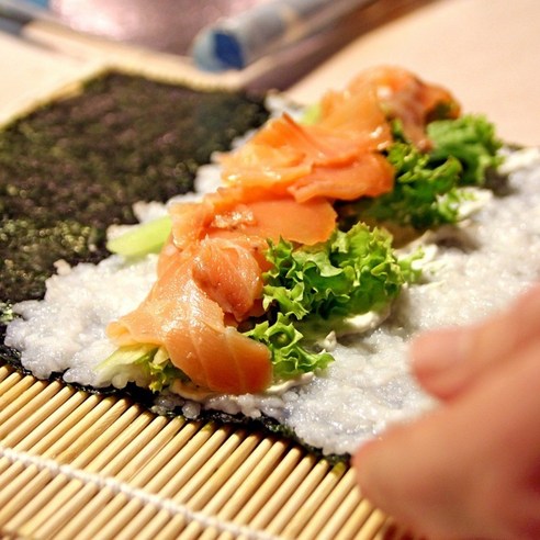 입안 가득 퍼지는 풍미, 하야시야 고급 바리바리 노리 그린 4컷 김으로 특별한 미식 경험을