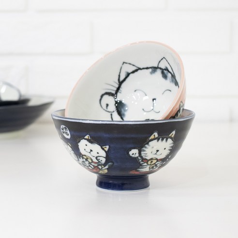 사랑스러운 캐릭터 디자인과 안전한 도자기 재질로 아이의 식탁을 특별하게!