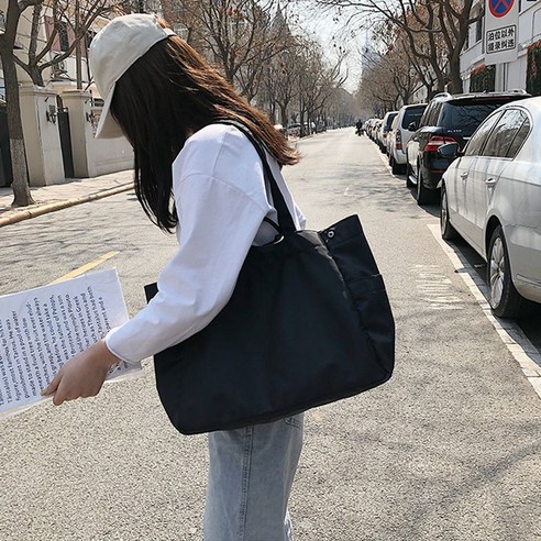 내 짐은 내가 책임진다! 휘뚜루마뚜루 쇼퍼백 하나면 짐 걱정 끝!