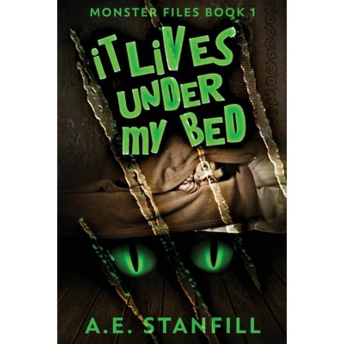 It Lives Under My Bed: Large Print Edition Paperback, Next Chapter, English, 9784867454978