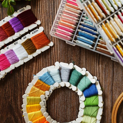 프랑스 자수의 세계를 다채롭게 펼치는 라라공방 자수실 세트