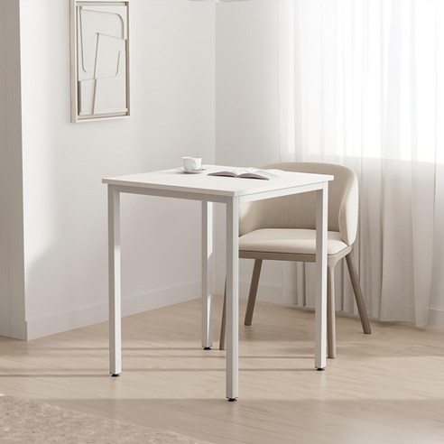 좁은 공간, 넓은 행복! 가구느낌 준테이블 하나로 달라진 나의 작업 공간 이야기 사각테이블