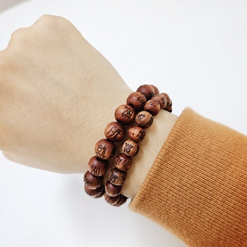 블루릴리 향나무 염주 팔찌: 영혼 고양과 소원성취를 위한 고요한 동반자