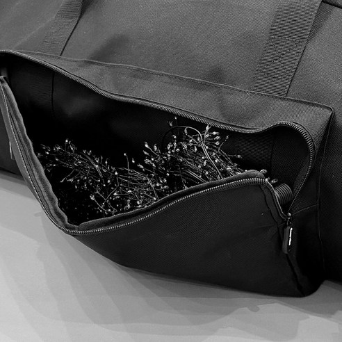 코지바이브 크리스마스 트리 보관백으로 크리스마스의 추억을 안전하게 보관하세요.