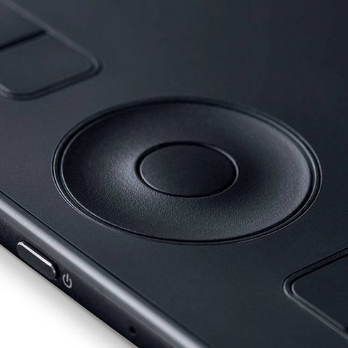 상상력을 현실로, 와콤 인튜어스 프로 중형과 함께 창작의 날개를 펼치세요.