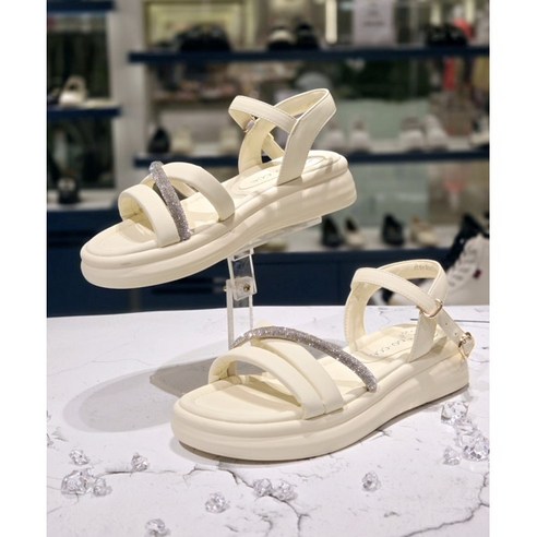 발 편하고 스타일리시한 여름 샌들, GO-CCE로 완성!