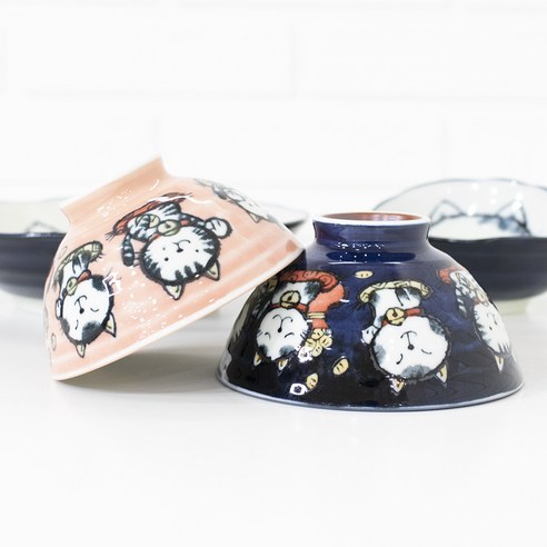 사랑스러운 캐릭터 디자인과 안전한 도자기 재질로 아이의 식탁을 특별하게!