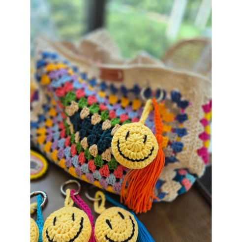 작은 미소로 일상을 밝히는 히봉하우스 스마일 키링