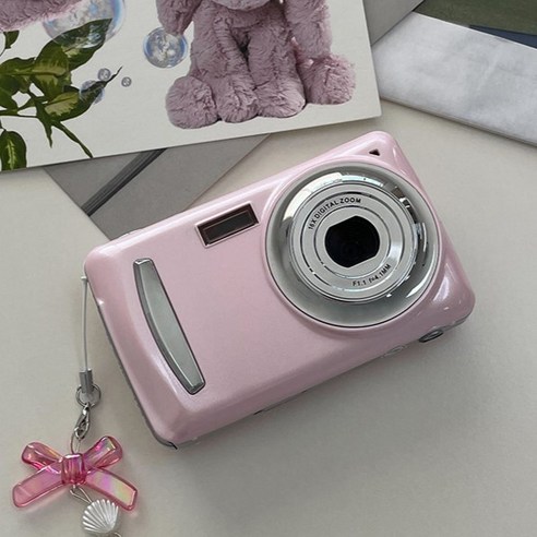 소중한 순간을 기록하는 빈티지 카메라