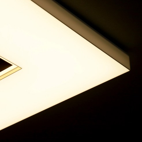 LED 시그니처 라인 거실등 220W은 높은 품질과 성능을 제공하는 조명 제품입니다.