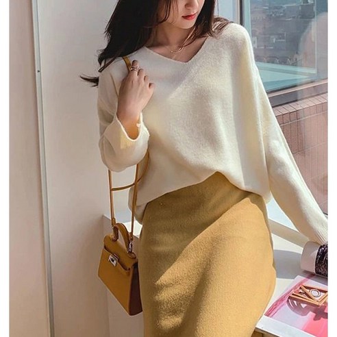 어반레이디 오데르 여성 브이넥 여리핏 데일리룩 니트