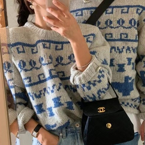 [랜덤플레이] 라운드넥 기하학 무늬 자수 겨울 스웨터
