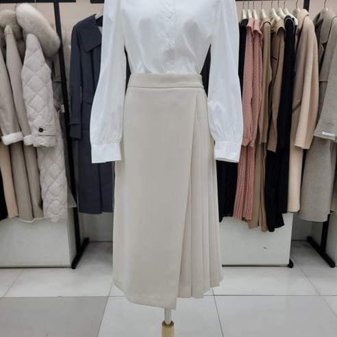 온앤온 사이드 플리츠 주름스커트njw3ss23301