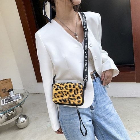 미니미니 귀여운 캐리어 파우치 22종의 다양한 색상 ^^ 여행갈때. 간편하게 ~ 메이크업 가방으로도 굿 여권케이스로도 굿 다양하게 굿