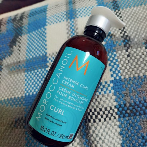 모로칸오일 컬 크림으로 엉킴 없는 찰랑이는 곱슬머리 스타일 완성!