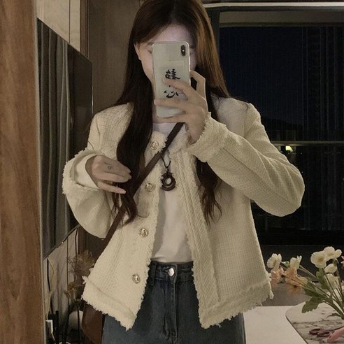 우아함과 편안함을 위한 여성의 필수 아이템: YMY 트위드 자켓