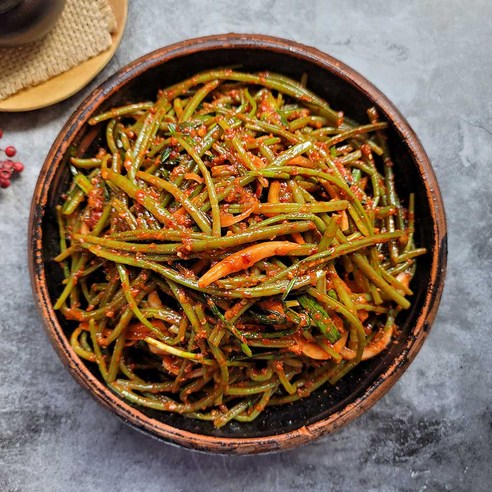 전라도 손맛으로 빚어낸 여름 밥상의 특별한 맛, 경자네 고구마순 김치