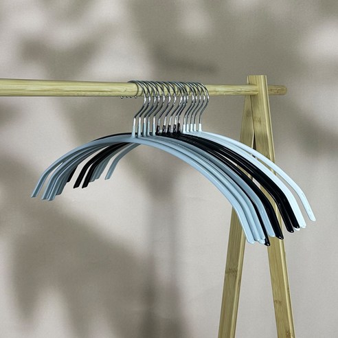 옷장 정리, 이제 옷 흘러내림 걱정 없이 깔끔하게! 어깨뿔 없이 니트도 OK c타입옷걸이