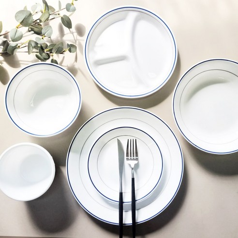 섬세한 푸른빛으로 식탁을 물들이는 ****** 더블링 블루 2인 9P 그릇 세트