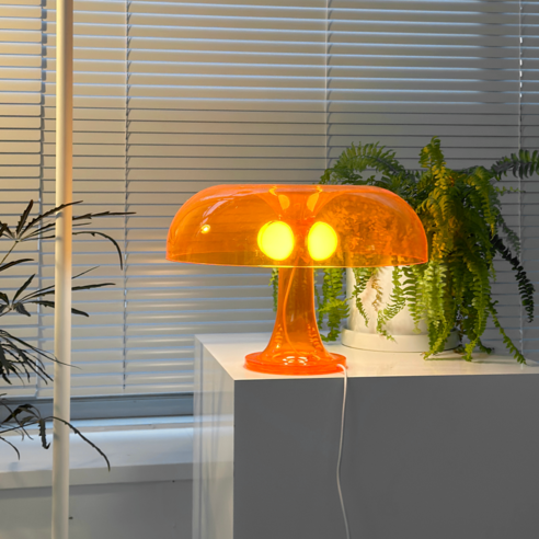 LED 머쉬룸 미드센추리 인테리어 모던 아크릴 단스탠드 선물 조명 무드등은 오렌지색상으로 화사한 분위기를 연출해주는 조명제품입니다.