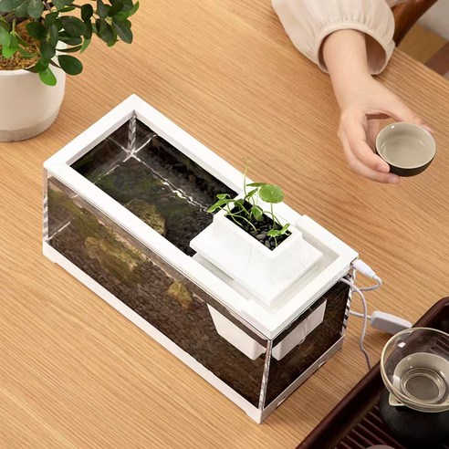 수조 관리를 간편하게 해주는 자동청소 어항