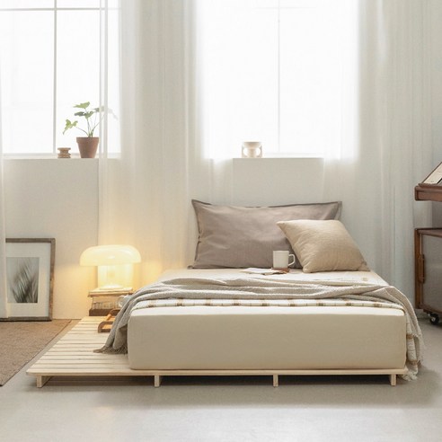 좁은 방을 넓게, 내추럴 감성으로 채우는 올쏘 밀크 저상형 원목 침대