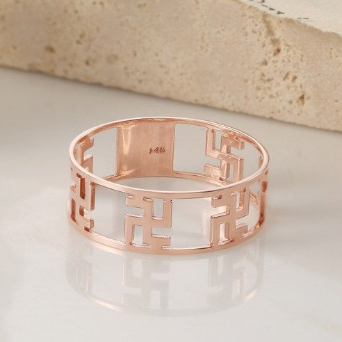 행운과 번영의 상징으로 가치 있는 보석, 14K 비쥬팝 도리스 만자 반지