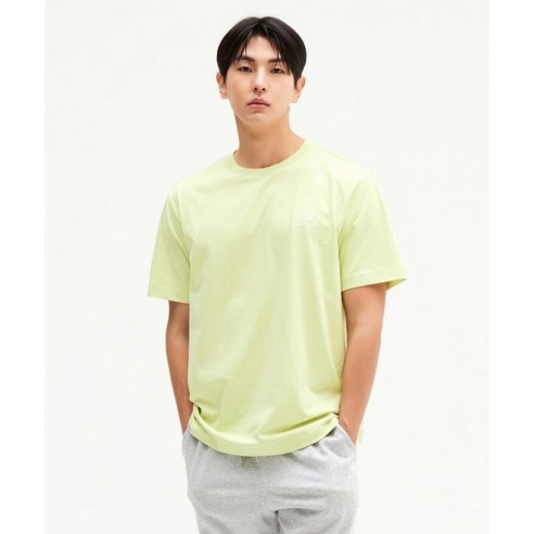 NEW BALANCE NBNEE21013 UNI 에센셜 스몰로고 반팔티 STANDARD FIT LGREEN