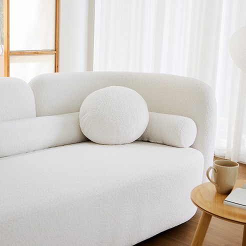 부드러움에 젖어드는 베스트리빙의 몽글몽글 양털 소파