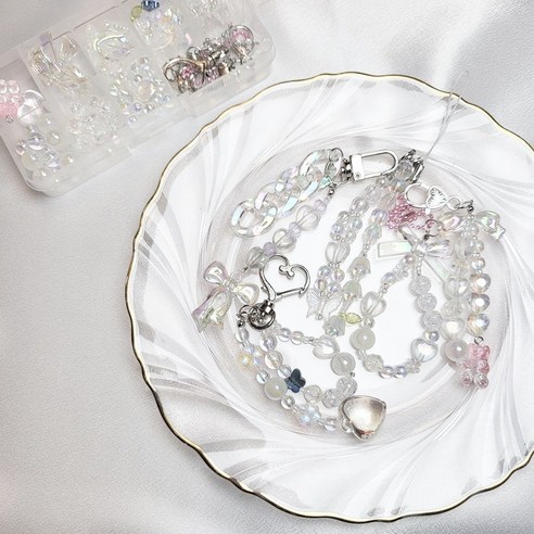 영롱한 오로라 빛깔로 나만의 작은 우주를 손안에 담아보세요.