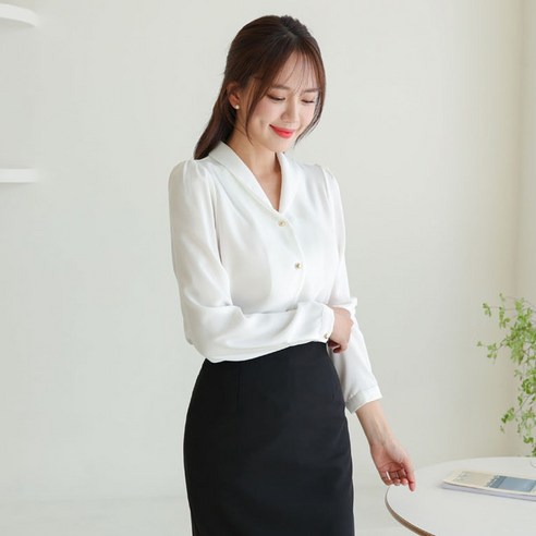 [스무날]숄카라골드버튼긴팔블라우스