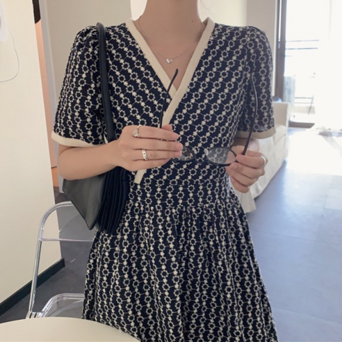 데이홀릭 여성 여름 가을 유니크 꽃자수 랩 A라인 반팔 롱원피스