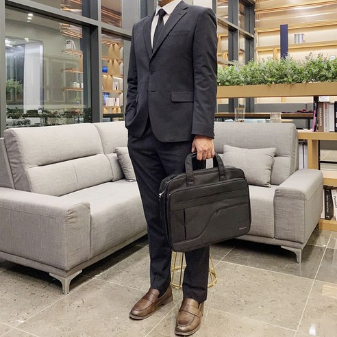 비즈니스 필수품을 안전하고 조직적으로 보관하는 데 이상적인 솔루션: 오제이패턴 노트북 15인치 17인치 수납 남자서류가방