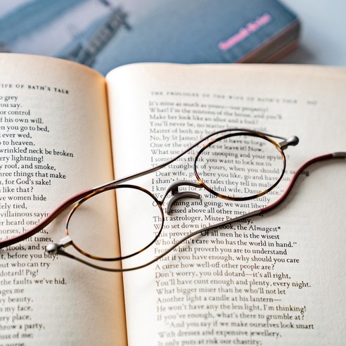 섬세한 배려가 깃든 선물, 시오리 SI-05 돋보기 안경테: 부모님의 눈 건강과 스타일을 동시에! 시오리안경