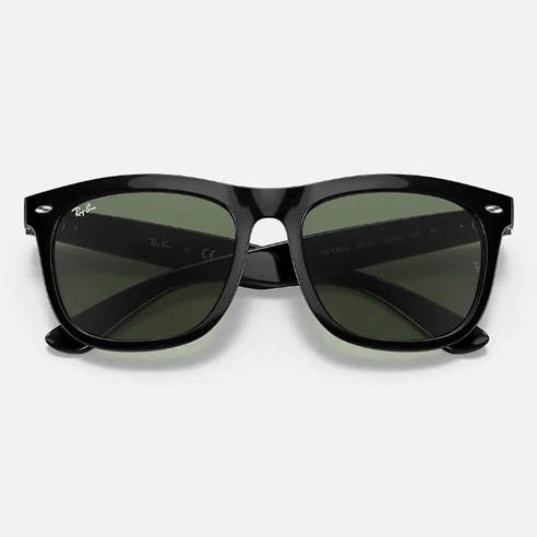 얼굴을 소멸하고 스타일리시한 외관을 선보이는 레이벤의 왕큰 얼굴 오버형 선글라스