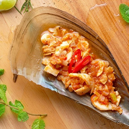 거제도에서 직접 채취한 신선한 키조개로 만든 건강한 식사