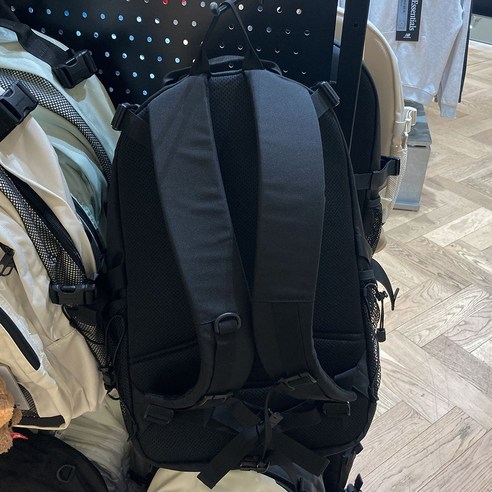 스타일과 기능성을 완벽하게 조화한 뉴발란스 하이퍼 백팩