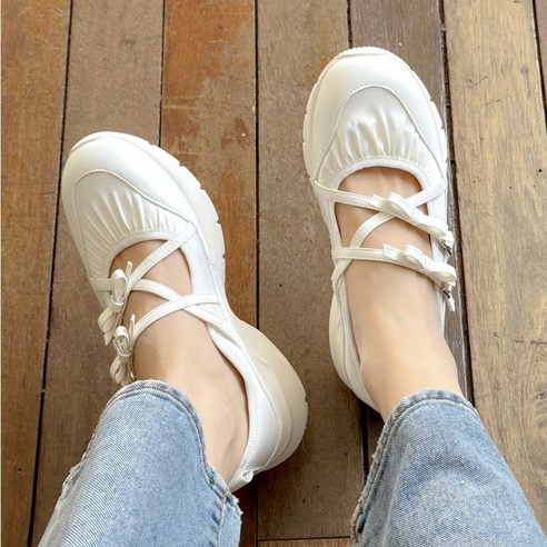 발레리나처럼 가볍고 스타일리시하게, 슈뿐 메리제인 스니커즈