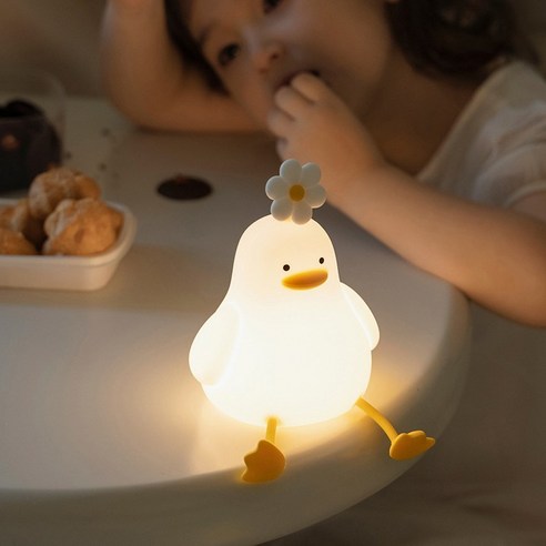 꽃잎처럼 은은하게, 꿈결 같은 밤을 선사하는 윰스모르 플라워덕 LED 무드등
