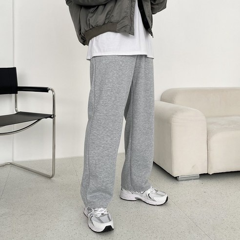 어둑 [1+1] [당일출고] 기모바지 밴딩 롱 세미와이드 팬츠 (3color)는 겨울용 기모바지로 따뜻한 착용감과 스타일리시한 디자인이 특징입니다.