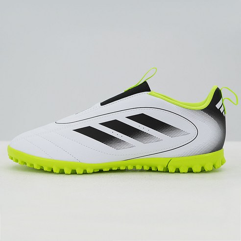 발 편한 아디다스 레이스리스 풋살화로 우리 아이 축구 실력 UP!