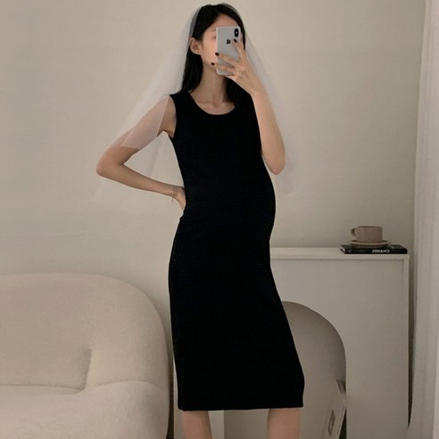 임산부의 우아함을 돋보이게 하는 더로만 임산부 원피스