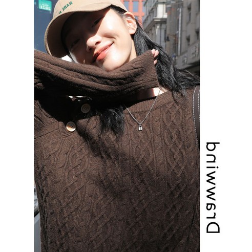 DIRUN KORELAN 레이디스 초이스 FH 2022 한국어 버전 쌀 흰색 복고풍 트위스트 부드러운 왁스 스웨터 여성 가봄과 겨울 새로운 경사 버튼 디자인 스웨터 여성