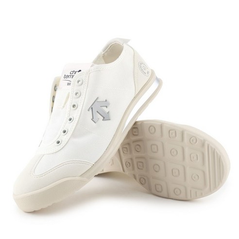 밤샘 코딩은 이제 그만! 눈 건강 지켜줄 궁극의 아이템 발견 데상트운동화