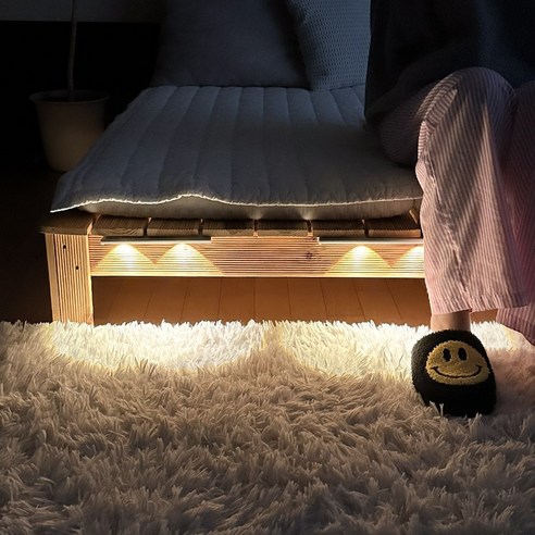 은은한 빛으로 일상을 감싸는 무선 LED 무드등 오후살림