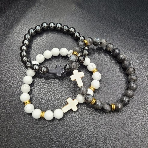 신앙과 스타일을 조화시킨 신앙심 표현을 위한 세련된 팔찌