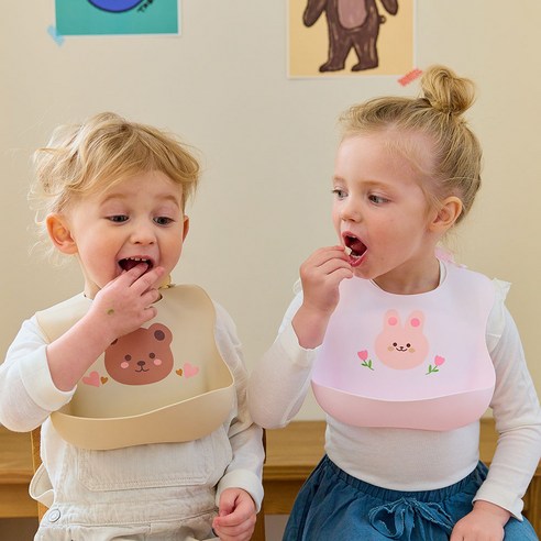 따블리에 실리콘 턱받이: 즐겁고 깨끗한 이유식 시간의 필수템