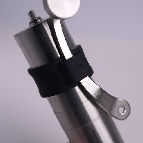 테라누보 커피 원두 그라인더+실리콘홀더는 커피 애호가라면 누구나 필수적으로 갖춰야 하는 아이템입니다.