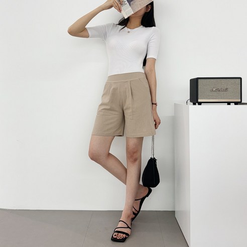 시원함과 스타일의 완벽 조화: 블레스유 린넨 마 핀턱 반바지