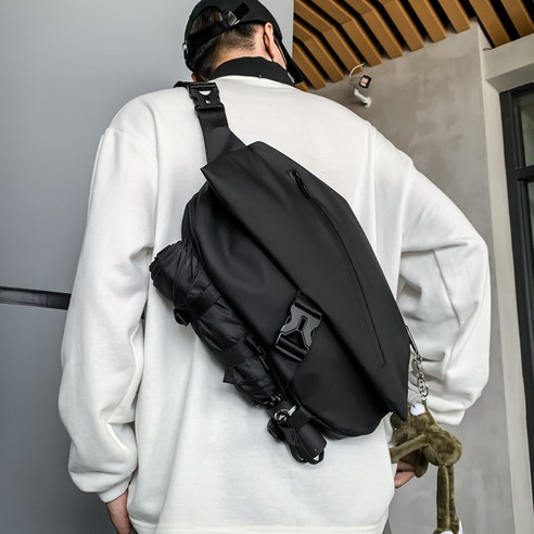 YANG 기능성 우편 배달부 남자 패션 브랜드 가방 매달려 가방 통근 가방 사이클링 스포츠 어깨 가방 크로스 배낭 기능성 메신저 가방